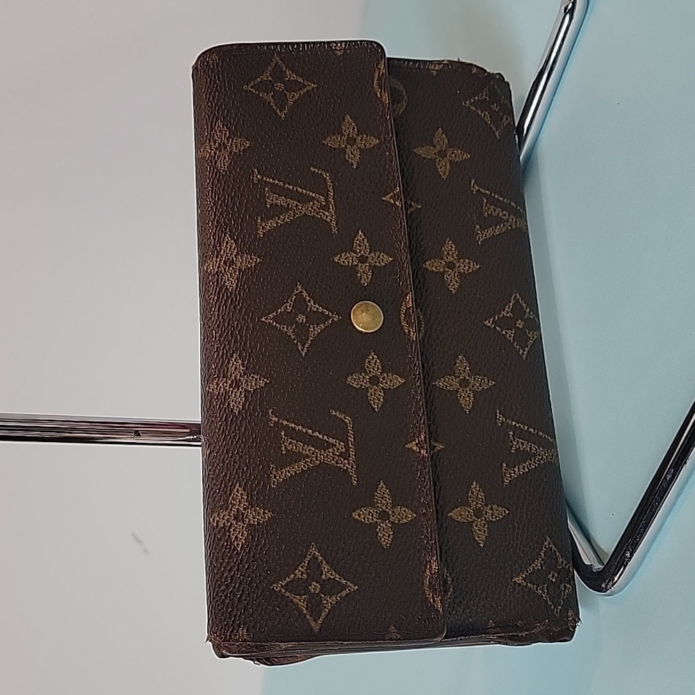 Louis Vuitton Emilie Leather wallet